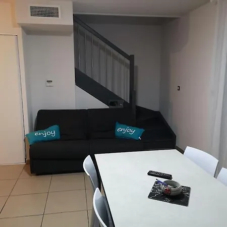 Super Duplex Proche De La Plage Appartement *